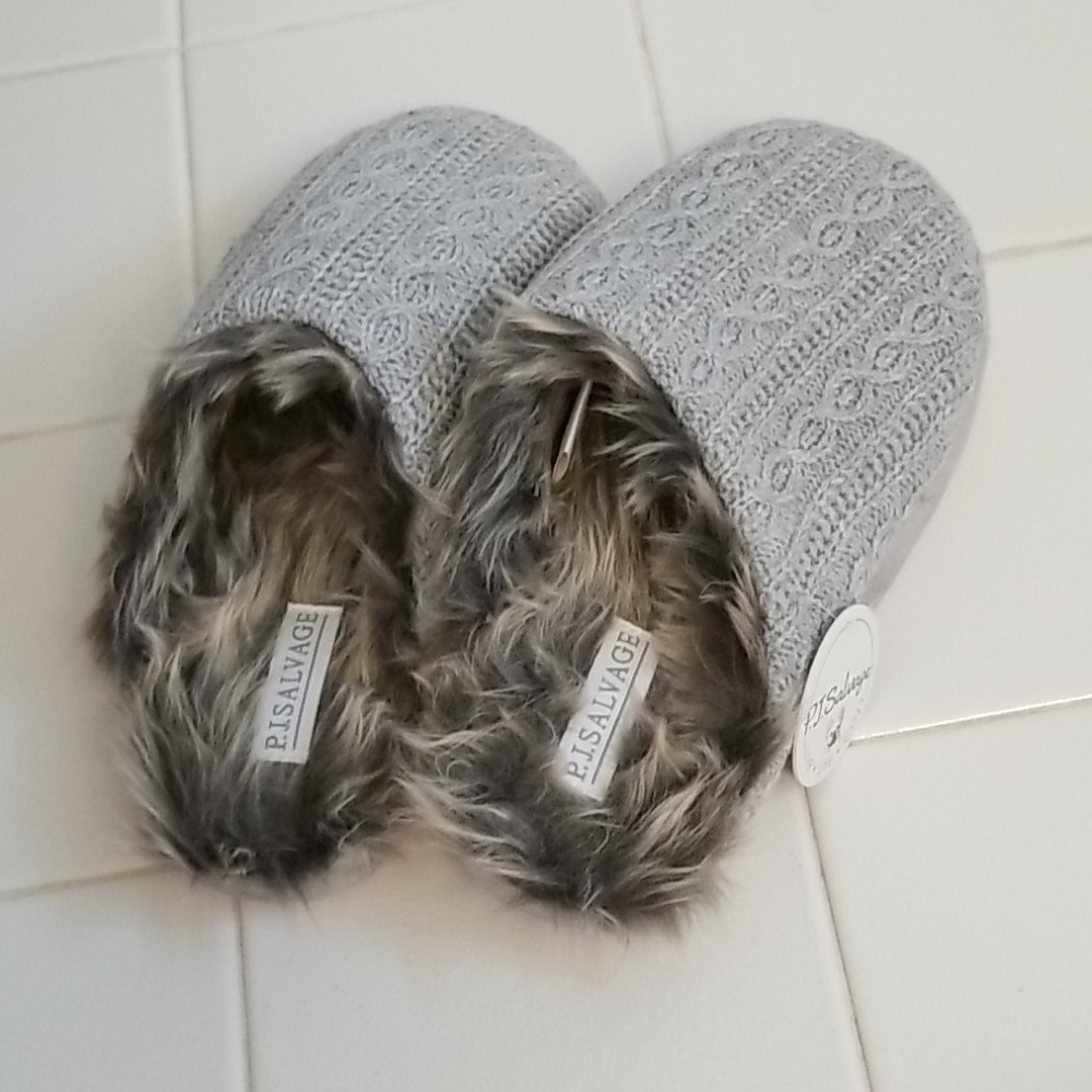 House slippers size s/m